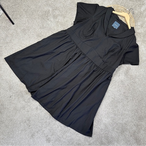 Modcloth Women’s Lively Identity ShortSleeve Dress V-Neck in Black Plus Size 4X - Picture 2 of 13